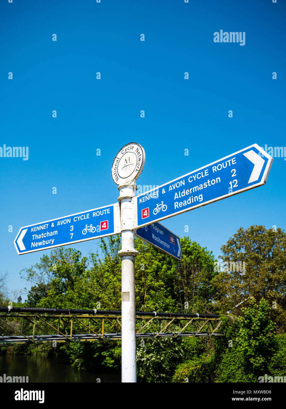 Radweg unterzeichnen, Kennet und Avon, nr Colthorp Lane, Colthorp, Thatcham, Berkshire, England, UK, GB. Stockfoto