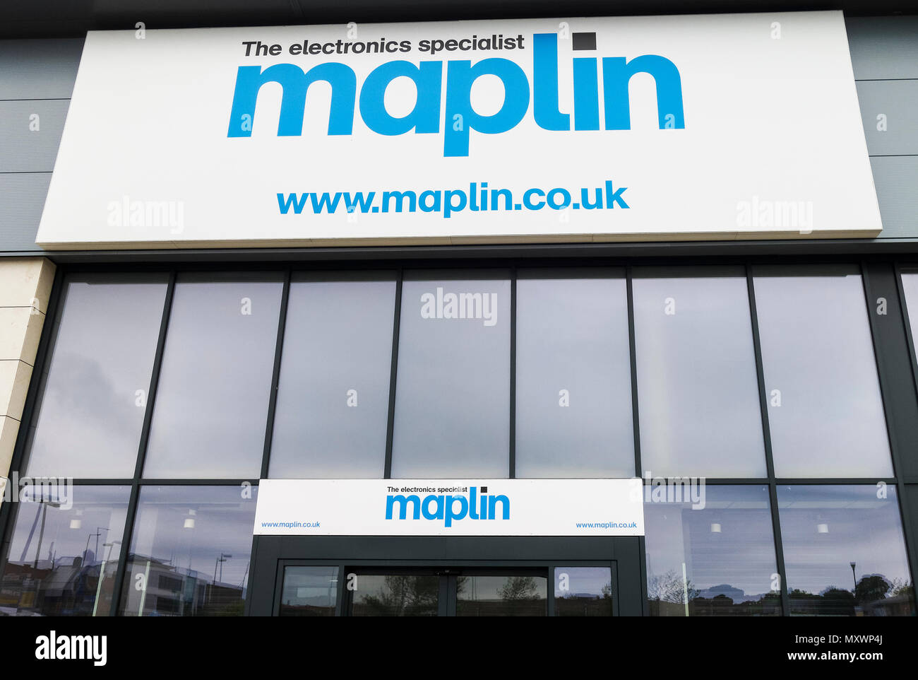 Logo und der britischen Elektronikfachhändler Maplin Stockfoto