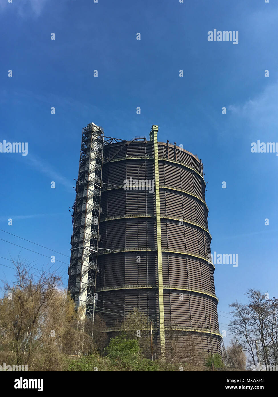 Der Gasometer ist ein Industriedenkmal und Wahrzeichen der Stadt ...