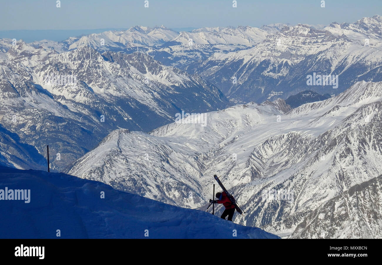 Mont Blanc, was bedeutet, dass "Weißer Berg", ist der höchste Berg der Alpen und der höchste in Europa westlich von Rußland Kaukasus Gipfel. Es steigt 4,808.7 Stockfoto