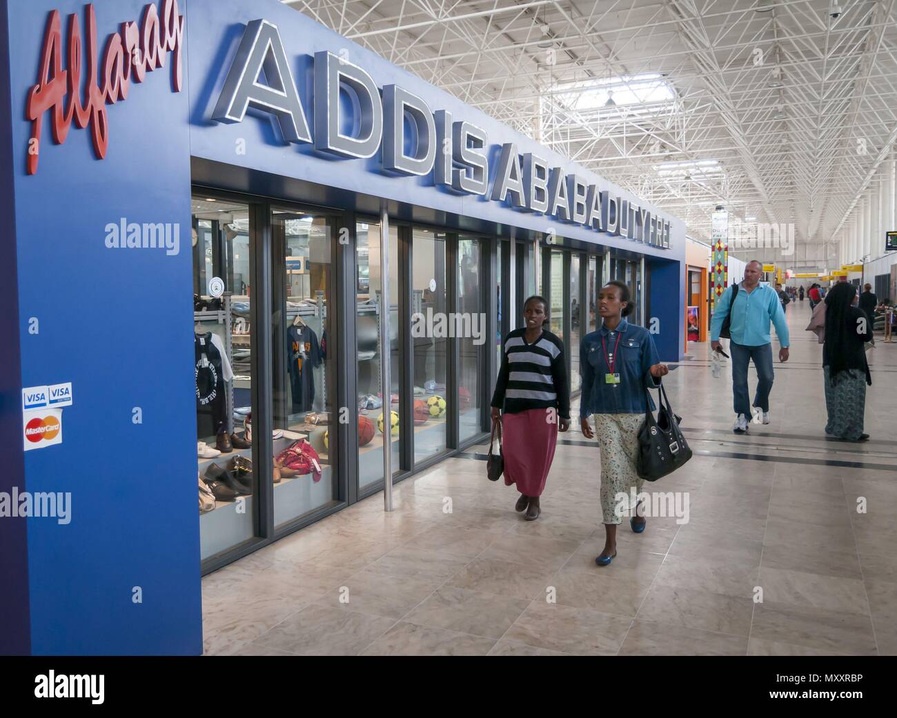 ADDIS ABEBA, Äthiopien. April 2013. Addis Abeba Bole International Airport Duty free shop online Foto- und Bildagentur. Steuerfrei, Duty Free Stock Bild. Stockfoto