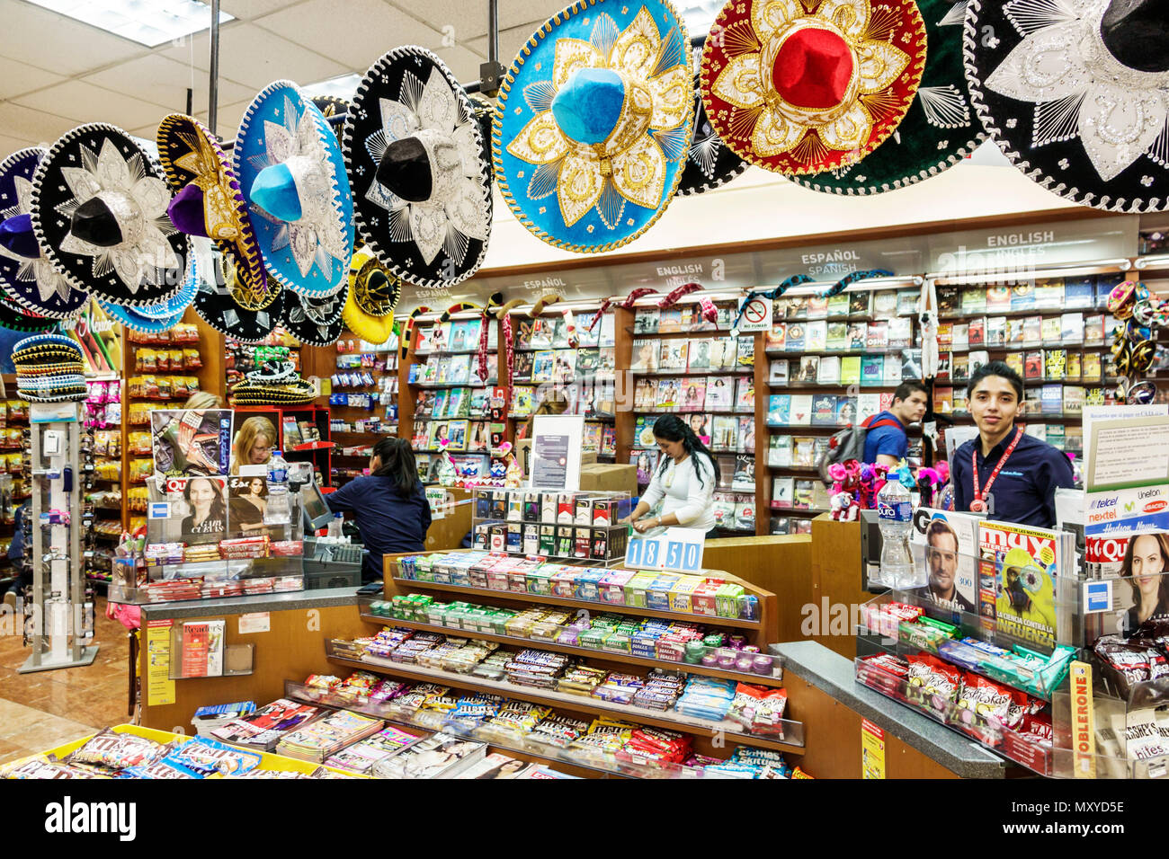 Mexiko-Stadt, Hispanic, Benito Juárez International Airport MEX, Terminal Gate, Geschäft, Souvenir Convenience Shopping Shopper Shopper Shop Shops Market Mark Stockfoto