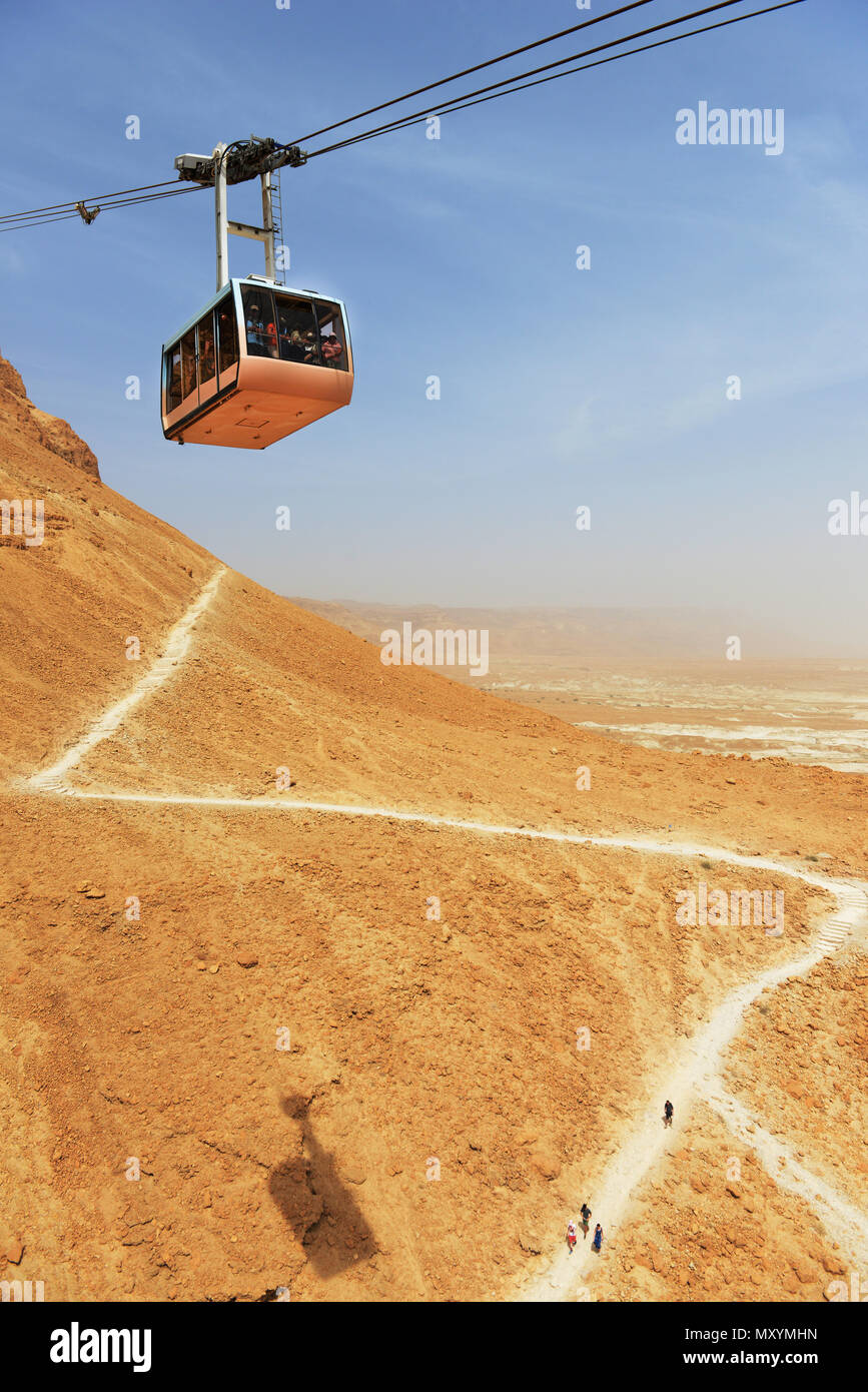 Wanderer Wandern auf der Schlange Trail in Masada, Israel. Stockfoto