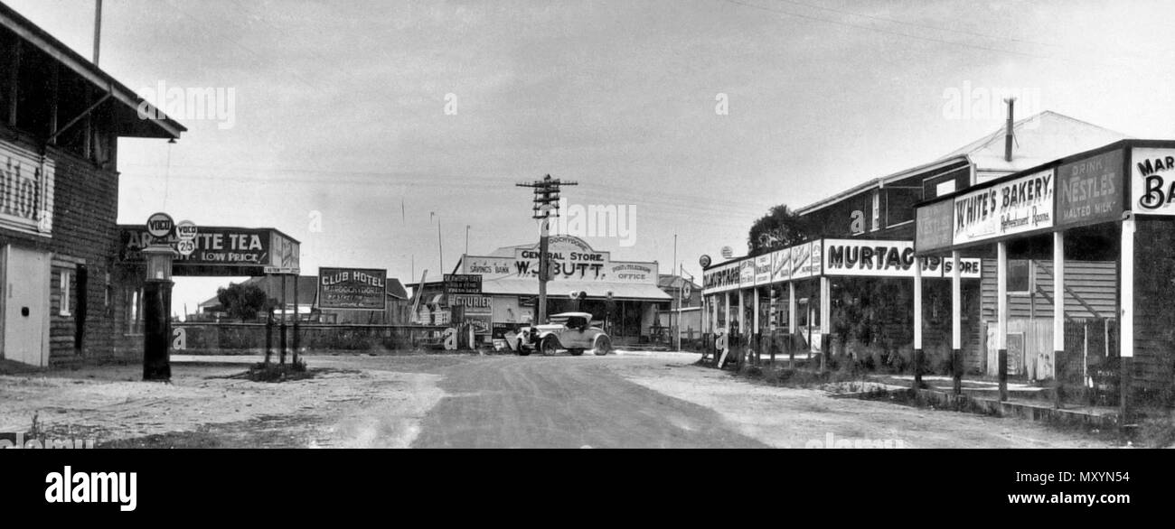 Maroochydore, c 1931. MAROOCHYDORE Maroochydore 21735450? Suchbegriff=&amp; searchLimits=l-state=Queensland) Der Stolz der Bezirk und der Nordküste ist Maroochydore, die größte Stadt an der Nordküste, direkt am Meer. Es ist von einem wunderschönen asphaltstrasse von 11 Meilen von Palmwoods angefahren. Dies ist eine der schönsten Antriebe im Bezirk. Die angenehme Laufruhe der Reise ist in Genuss von Ananas und Zitrusplantagen auf beiden Seiten erhöht. Herrliche Täler und fruchtbaren Tälern, bewaldeten Hängen, und ein Wald von Big timbers sind nur einige der Höhepunkte dieser goldig Highway. Es Stockfoto