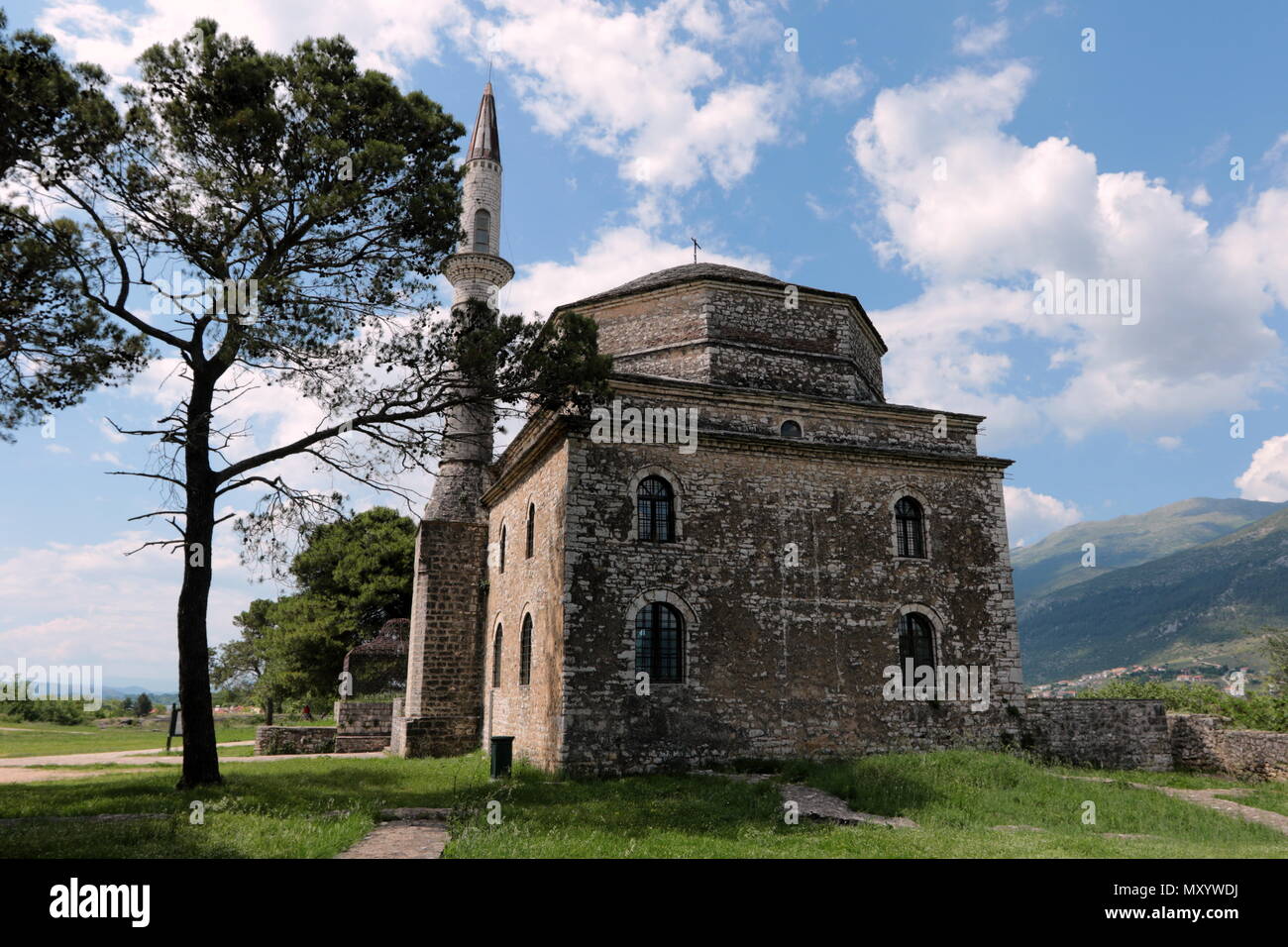 Die fethiye Moschee mit dem Grab von Ali Pasha im Inneren Zitadelle (Kale) der Stadt von Ioannina, Griechenland. Stockfoto