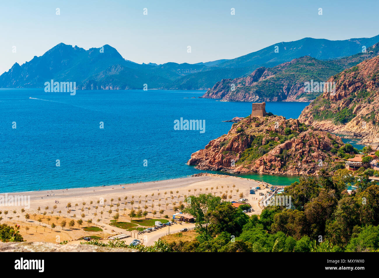 Dorf an der Küste von Porto, Korsika, Frankreich Stockfoto