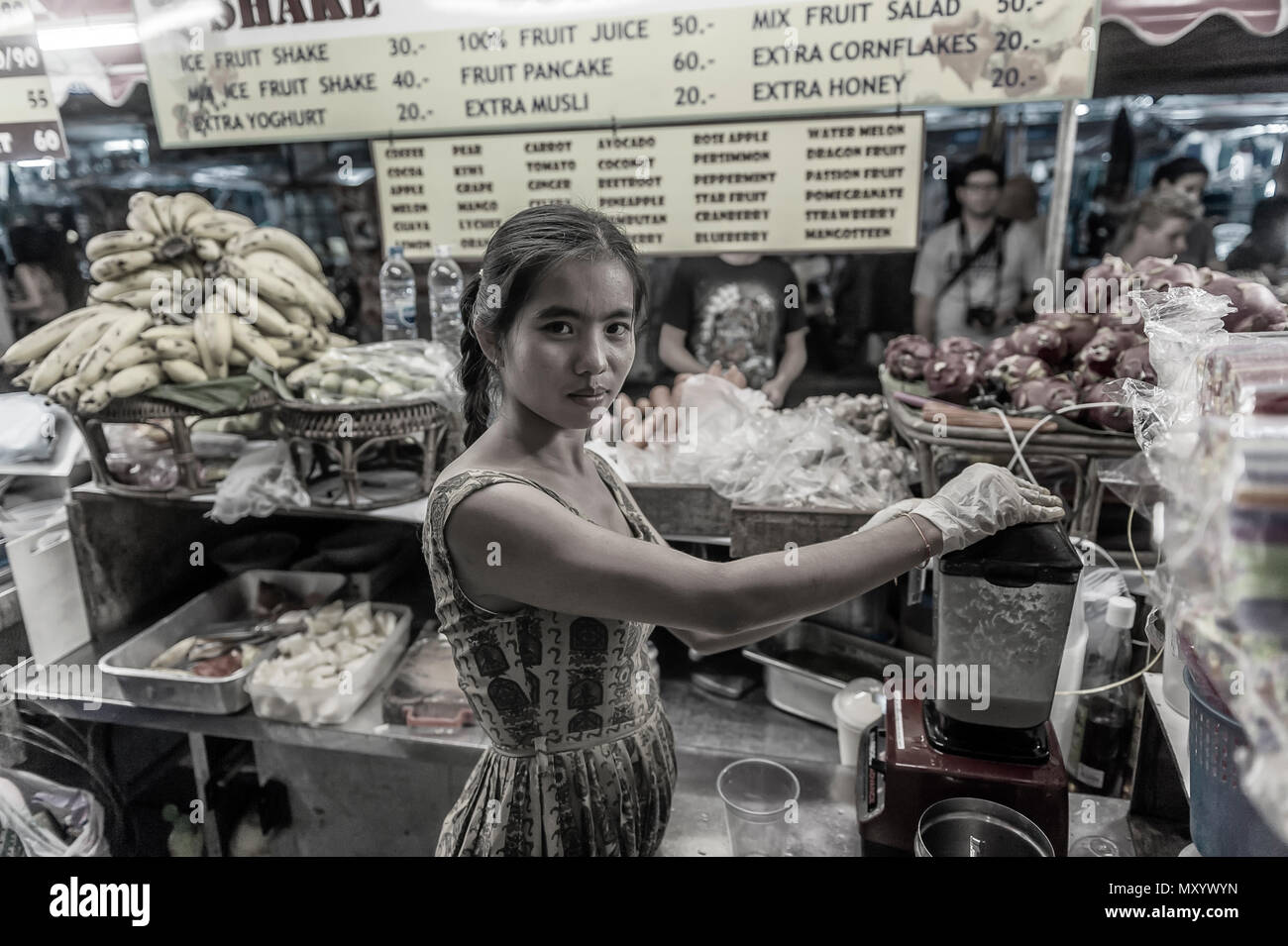 Fruchtsaft und Schütteln, Stall, Khaosan Road, Bangkok, Thailand Stockfoto