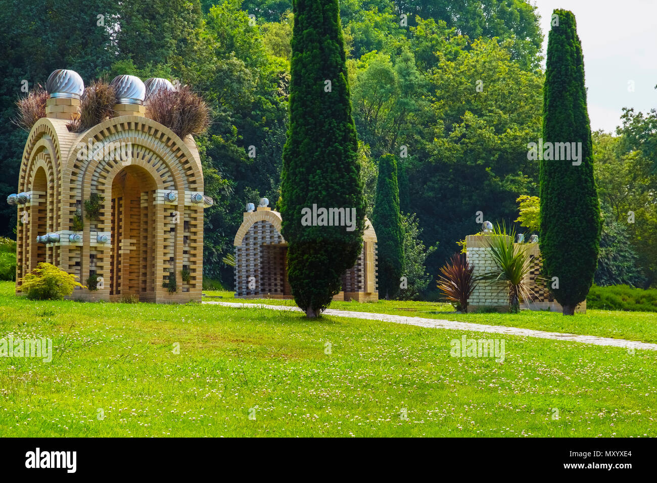 Eine undurchsichtige Windpark in sechs Folda von Haegue Yang, Serralves Museum für Zeitgenössische Kunst, Porto, Portugal. Stockfoto