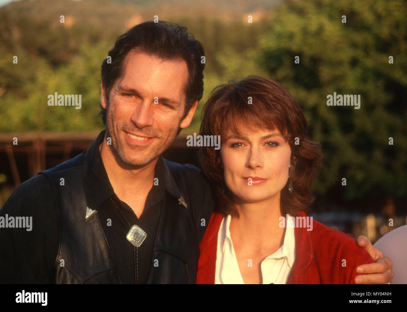 LOS ANGELES, Ca - 17. August: (L-R) Schauspieler Cotter Smith und Frau Schauspielerin Mel Harris die Scott Newman Foundation Veranstaltung am 17. August in Los Angeles, Kalifornien 1991 teilnehmen. Foto von Barry King/Alamy Stock Foto Stockfoto