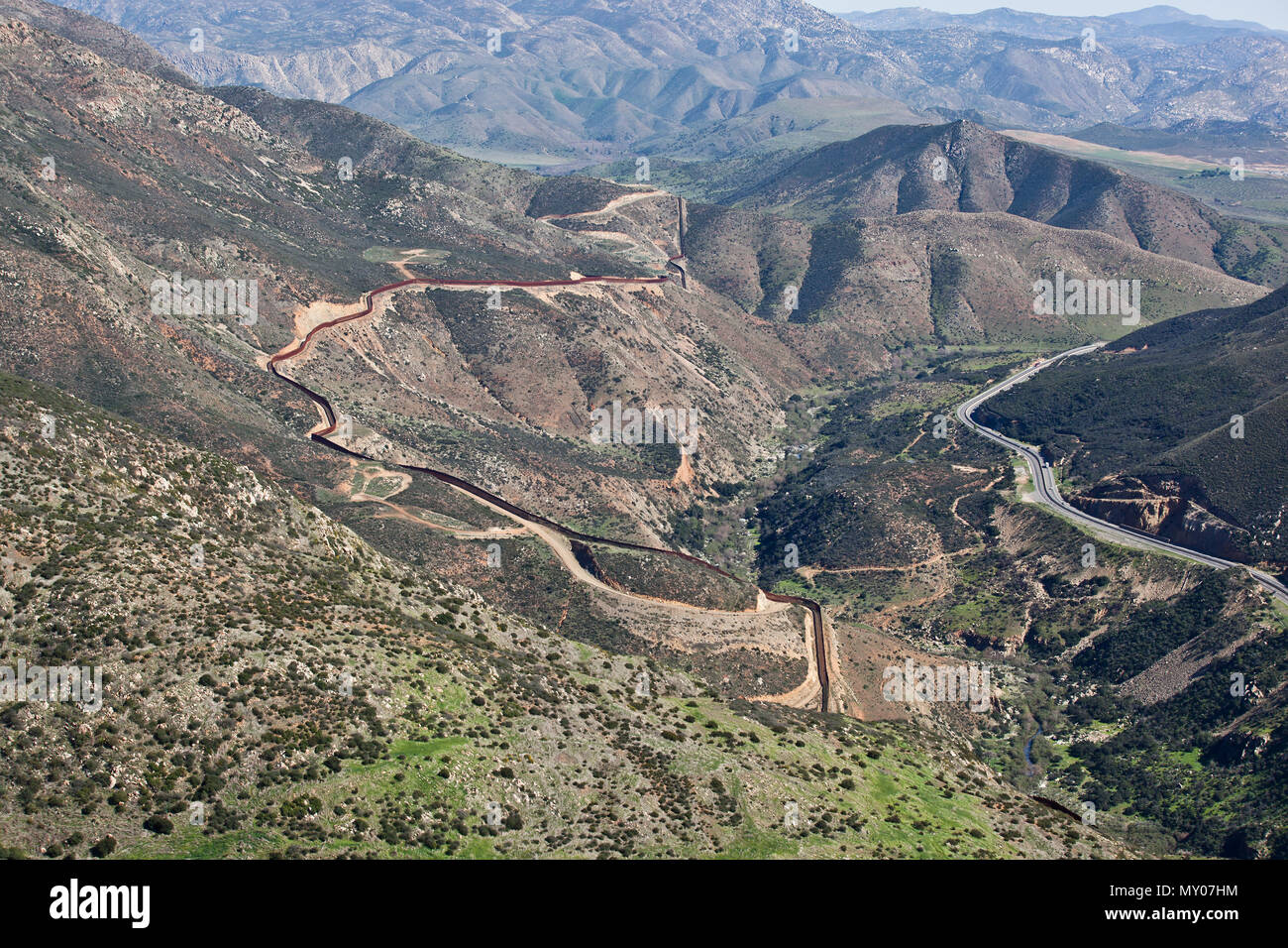 Fotos wurden von den Grenzzaun, der alond der Grenze in der Nähe von San Diego. Stockfoto