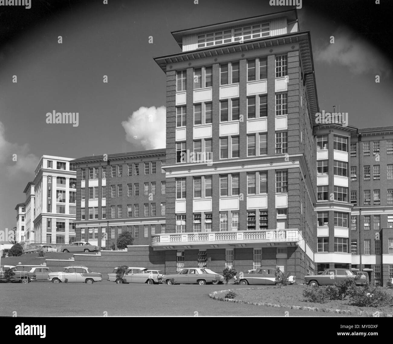 Royal Brisbane Hospital Frauen, Nuriootpa, 1967. Die Brisbane Hospital wurde auf Herston erbaut im Jahre 1867. Das neue Krankenhaus der Frauen geöffnet auf angrenzenden Flächen in 1938. Königin Elizabeth II. gab die Erlaubnis das Präfix Royal Brisbane Hospital in 1966 zu verwenden und in ein Krankenhaus des Brisbane Frauen im Jahre 1967. Die 1938 Royal Women's Hospital Gebäude wurde 2002 abgerissen. Royal Brisbane Hospital und das Royal Brisbane Hospital Frauen wurden ins Royal Brisbane Hospital und der Frauen im Jahr 2003 zusammengeführt. Stockfoto