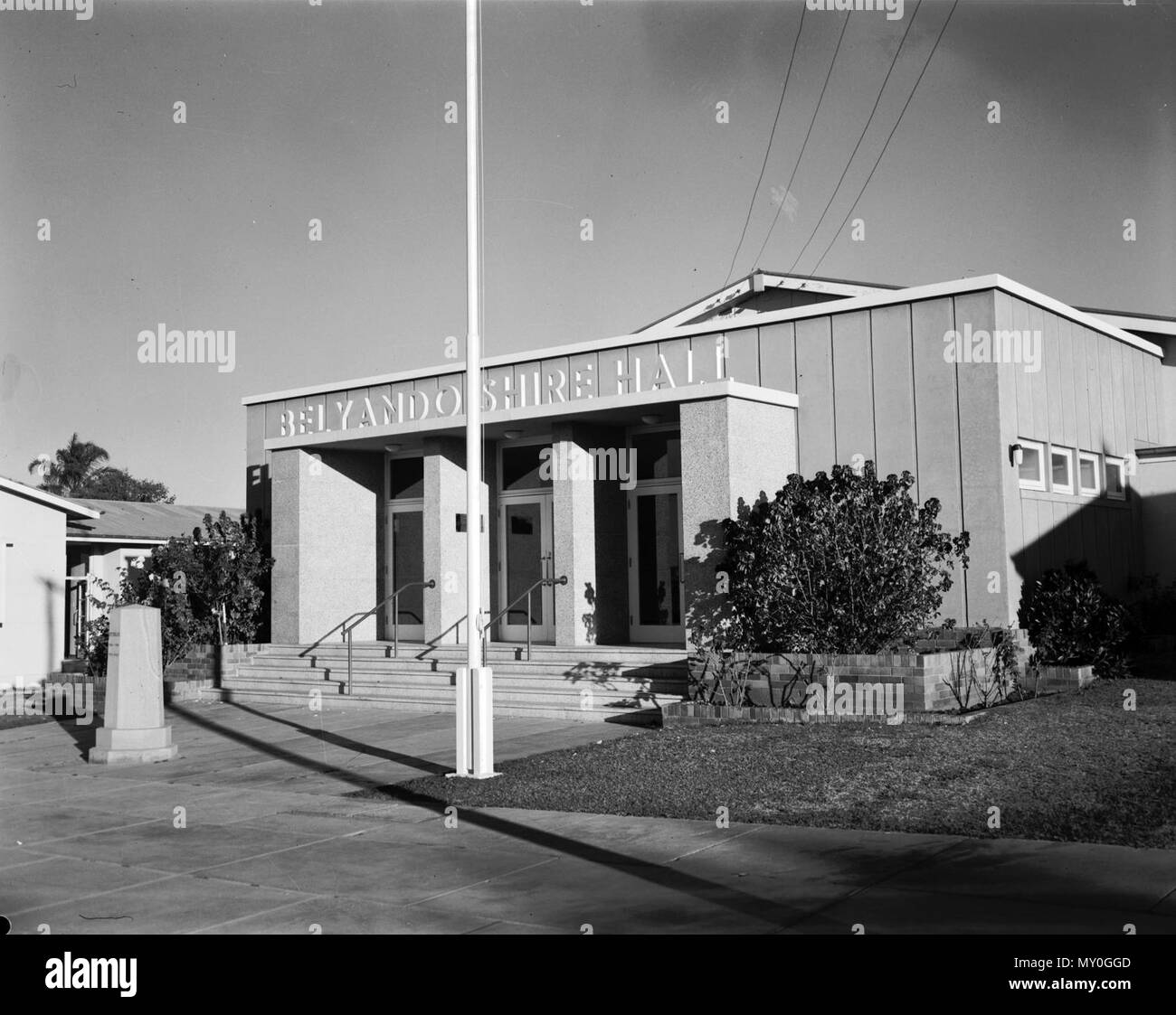 Belyando Shire Hall, Cleremont, c 1966. Die Shire von Belyando war eine lokale Regierung Bereich von Central Queensland basiert um Clermont und Moranbah. Die Belyando Abteilung wurde 1879 gegründet und wurde der Shire von Belyando im Jahr 1903. Es verschmolzen in der ISAAC-Region im Jahr 2008. Stockfoto