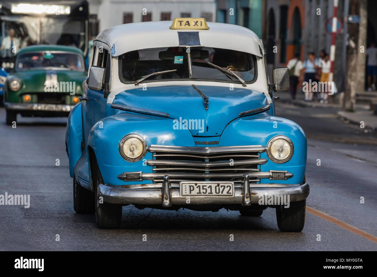 Classic American Auto als Taxi, lokal bekannt als almendrones, Havanna, Kuba verwendet. Stockfoto