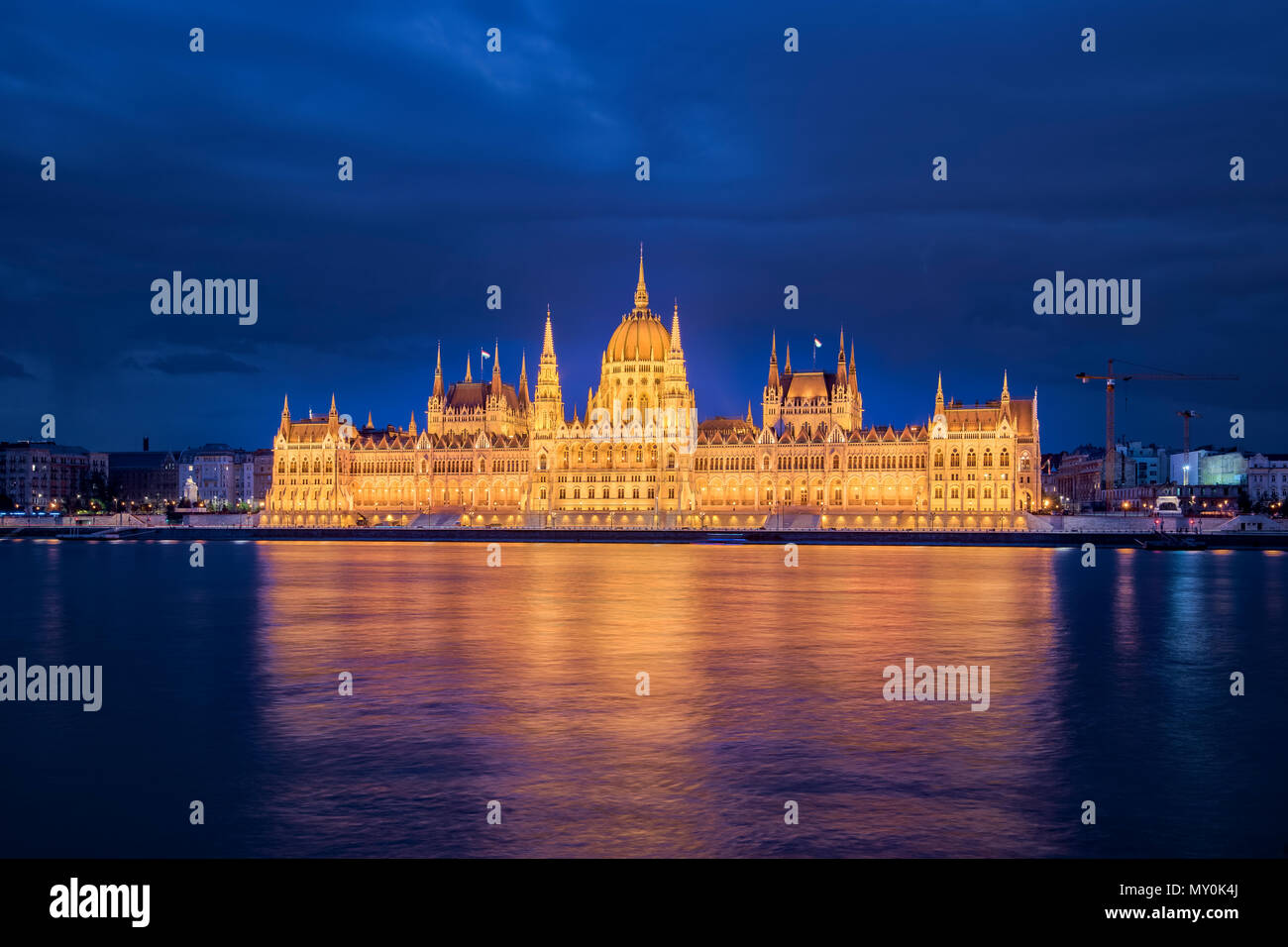 Parlament Gebäude in der Nacht in Budapest, Ungarn. Stockfoto