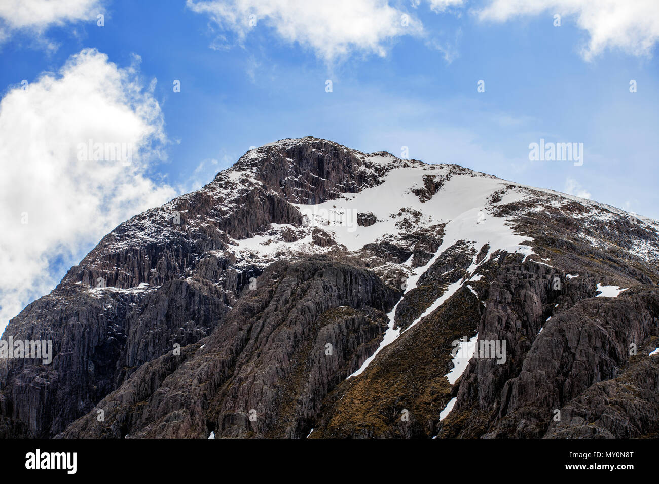 Klettern im Glen Coe Schottland. Dieser Standort bietet sowohl außerordentlich harten und leichten Routen auf Schnee & Eis und Fels einschließlich Gully und Gesicht klettern. Stockfoto