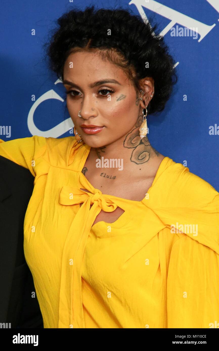 Brooklyn, NY, USA. 4. Juni 2018. Kehlani in der Ankunftshalle für cfda Fashion Awards 2018, Brooklyn Museum, Brooklyn, NY, 4. Juni 2018. Credit: Jason Mendez/Everett Collection/Alamy leben Nachrichten Stockfoto