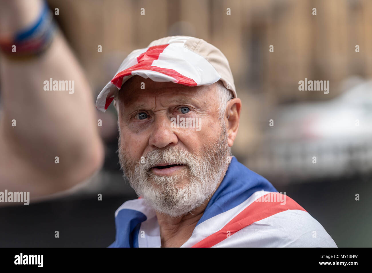 London, 5. Juni 2018, Anti Brexit Anhänger hielt einen Protest vor dem House of Commons und tauschten Beleidigungen mit Pro brexit Unterstützer auf der anderen Straßenseite Credit Ian Davidson/Alamy leben Nachrichten Stockfoto