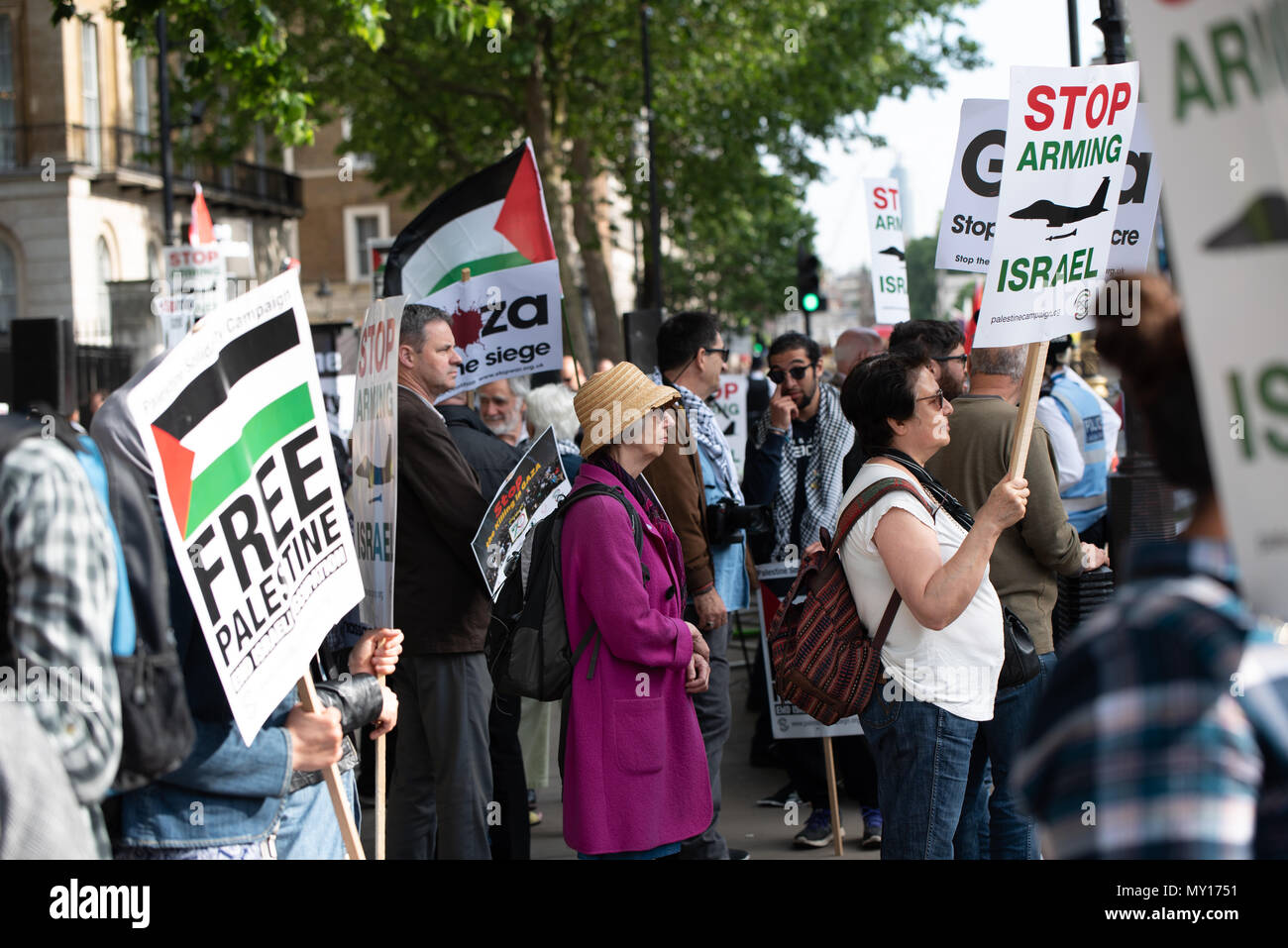 London, Großbritannien. 5. Juni, 2018 Demonstration vor Downing Street organisiert durch Freunde von Al Aqsa. Kundgebung gegen das Töten und Ungerechtigkeit in Gaza zu protestieren und in Solidarität mit den Großen zurück März zu stehen. Stockfoto