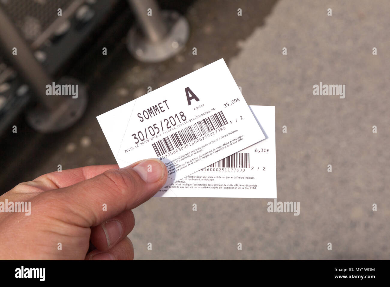 Tickets für die Oberseite der Eiffelturm, Paris, Frankreich, Europa. Stockfoto