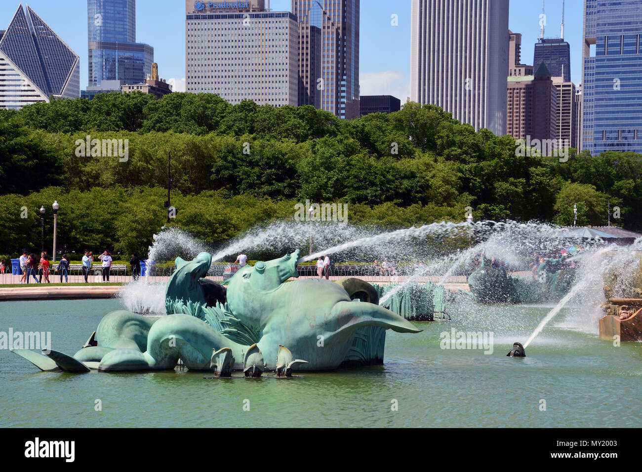 In der Nähe von Seahorse Skulpturen in Buckingham Fountain, das Herzstück der Chicago South Loop Grant Park. Stockfoto