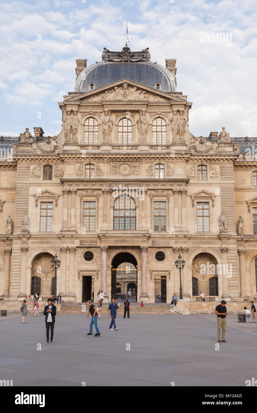 Museum Louvre, Musée du Louvre und der Glaspyramide, Paris, Frankreich, Europa. Stockfoto