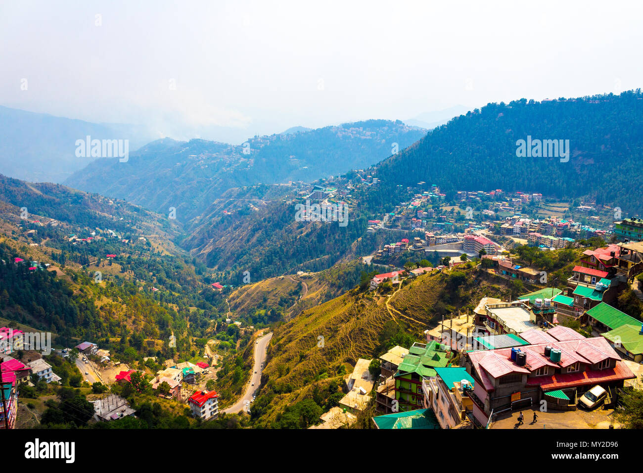 Mashobra ist eine üppige grüne Ausdehnung in Himachal Pradesh, versteckt in einer Höhe von über 7700 Metern. Stockfoto