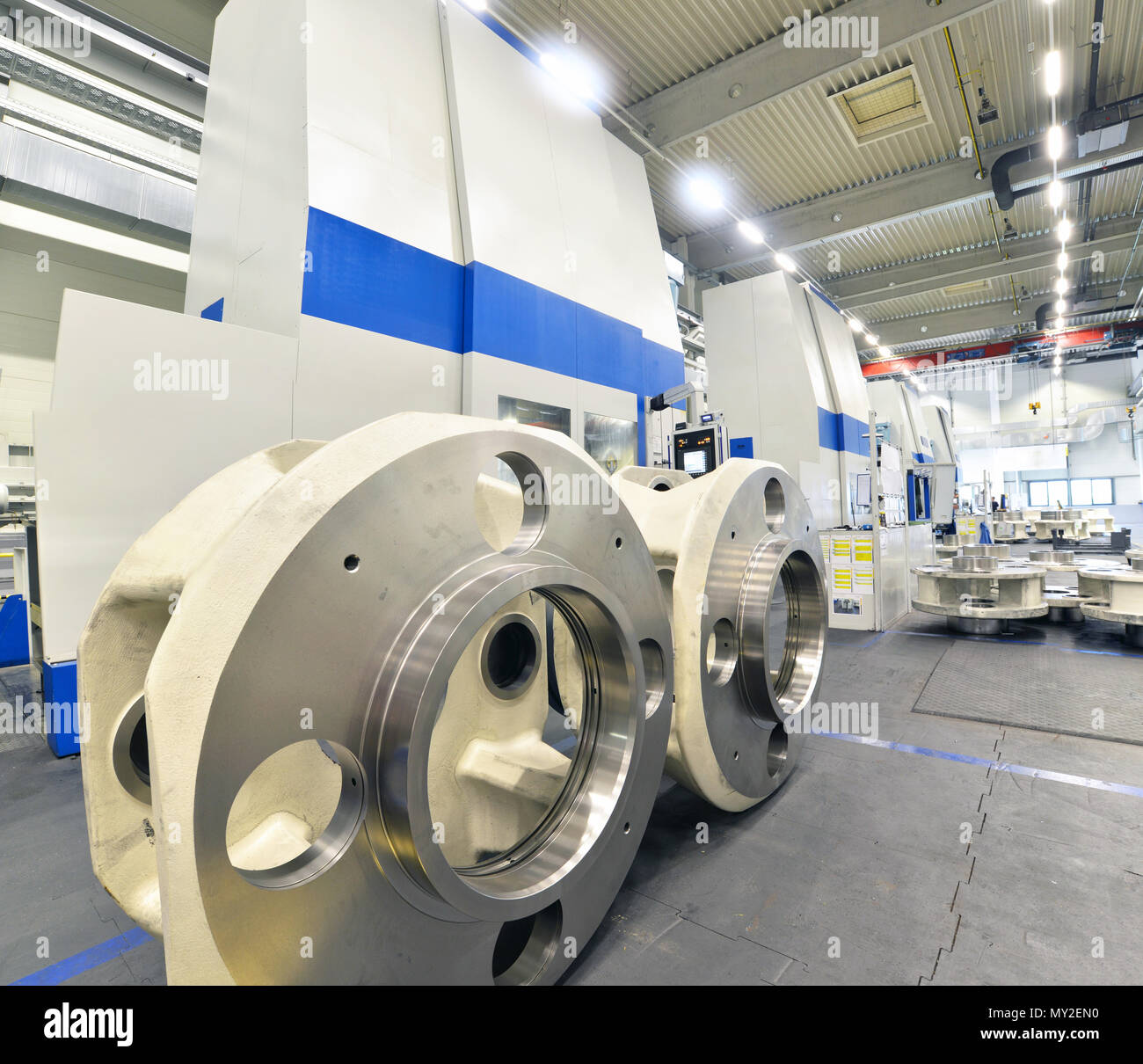 Werk des modernen Maschinenbaus - Produktion von Getrieben für Windkraftanlagen Stockfoto Werk des modernen Maschinenbaus - Produktion von Getrieben für Windkraftanlagen Stockfoto