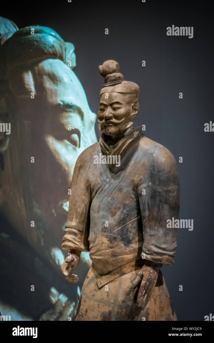 Die Terrakotta-Armee ist eine Sammlung von Terrakotta-Skulpturen, die Darstellung der Armeen von Qin Shi Huang, der erste Kaiser von China. Stockfoto