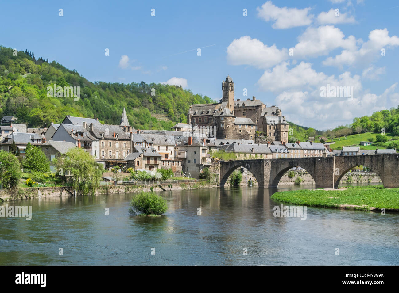 Anzeigen von Estaing in Aveyron, Frankreich Stockfoto