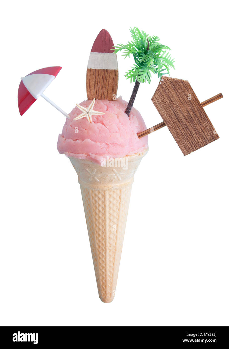 Sommer strawberry Icecream mit Strand Elemente auf einem weißen Hintergrund Stockfoto