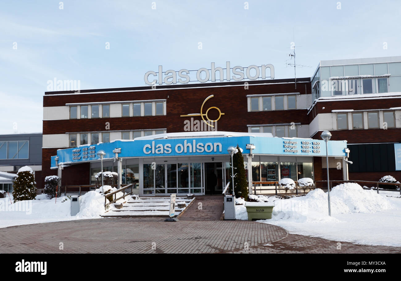 Insjon, Schweden - Februar 9, 2018: Te Eingang des Clas Ohlson Shop befindet sich in der Hjultorget Insjon. Stockfoto