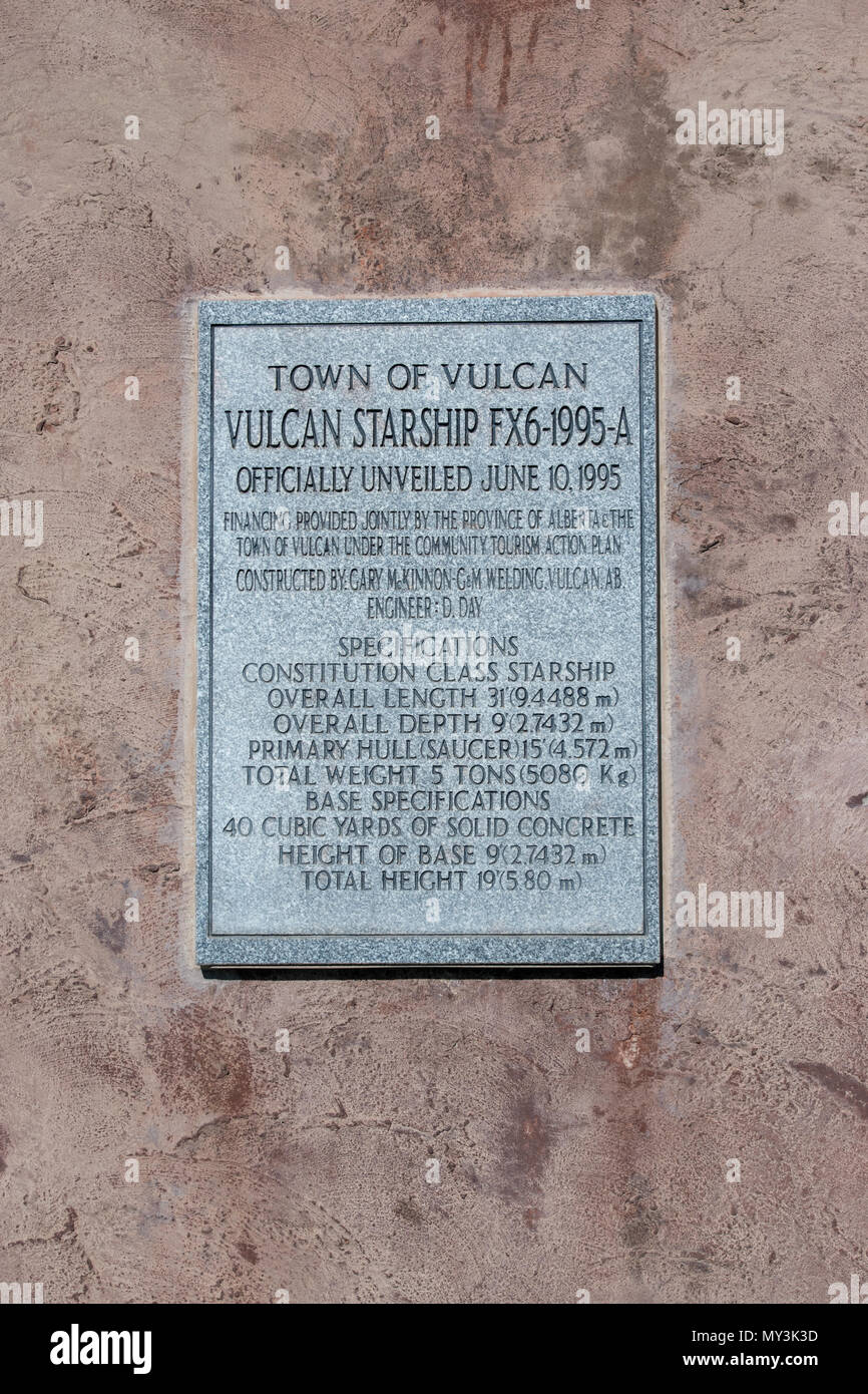 Widmung Plakette auf der Basis von Vulcan Starship FX 6-1995 - ein Denkmal. Nach der Star Trek Raumschiff Enterprise modelliert. Vulcan, Alberta, Kanada. Stockfoto