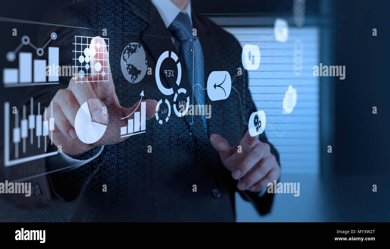 Data Management System (DMS) mit Business Analytics Konzept. Geschäftsmann arbeiten mit bieten Informationen für Key Performance Indicators (KPI) und ma Stockfoto