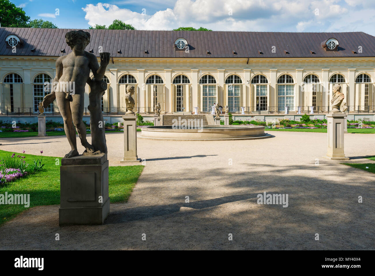 Blick auf die Alte Orangerie Gebäude in Lazienki Park, Warschau, Polen. Stockfoto