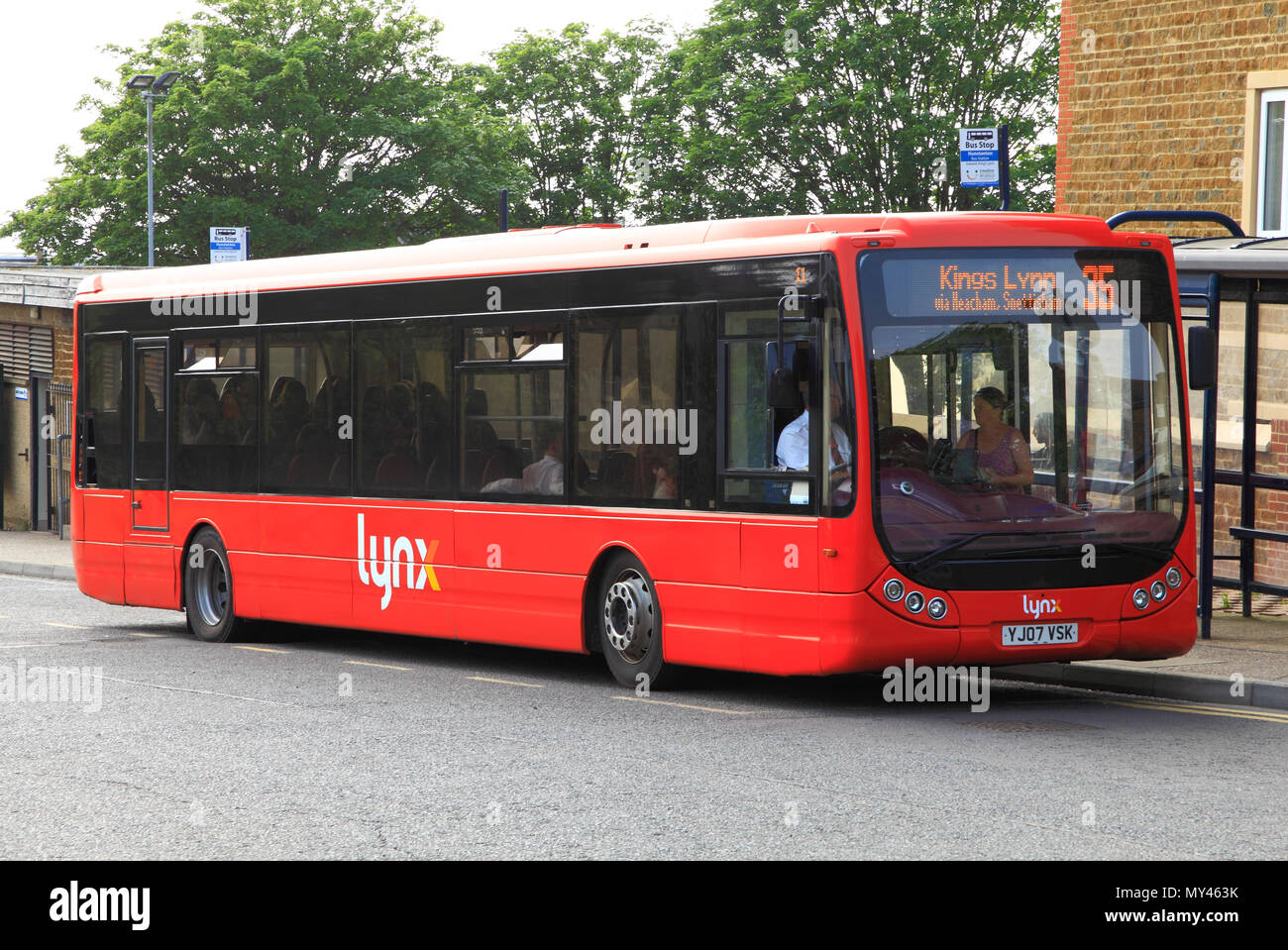 Lynx Bus, Lynx, Rot, öffentlicher Verkehr, Hunstanton zu Kings Lynn, Norfolk, Großbritannien Stockfoto