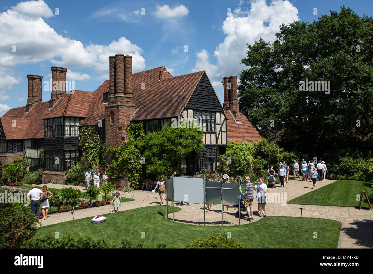 RHS Wisley Gardens, gepflanzt, Grenzen, üppigen Rosengärten und eine state-of-the-art Gewächshaus, Gartenbau Gärten in Surrey, England, U Stockfoto