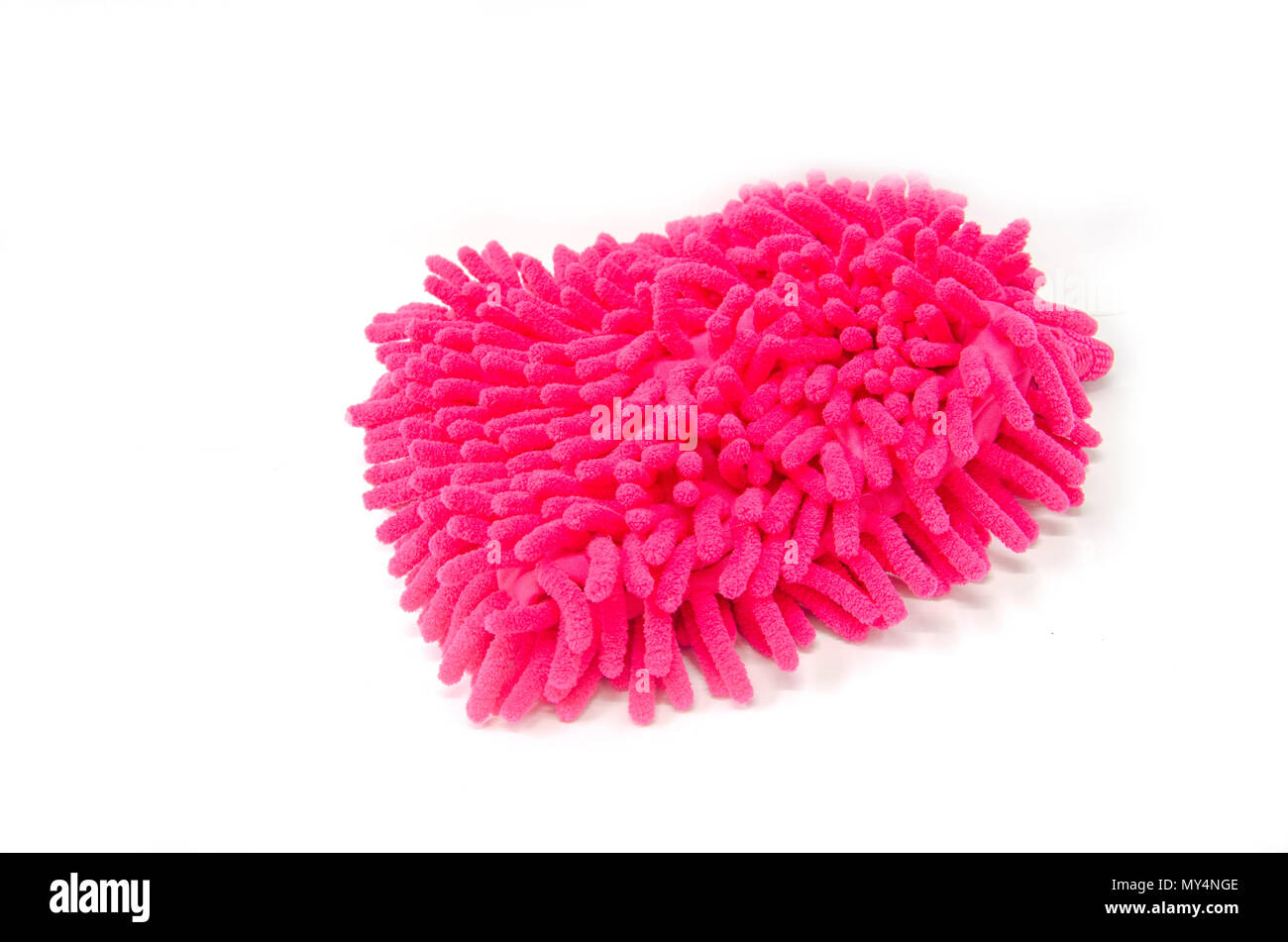 Rosa Auto waschen Handschuh auf weißem Hintergrund Stockfoto