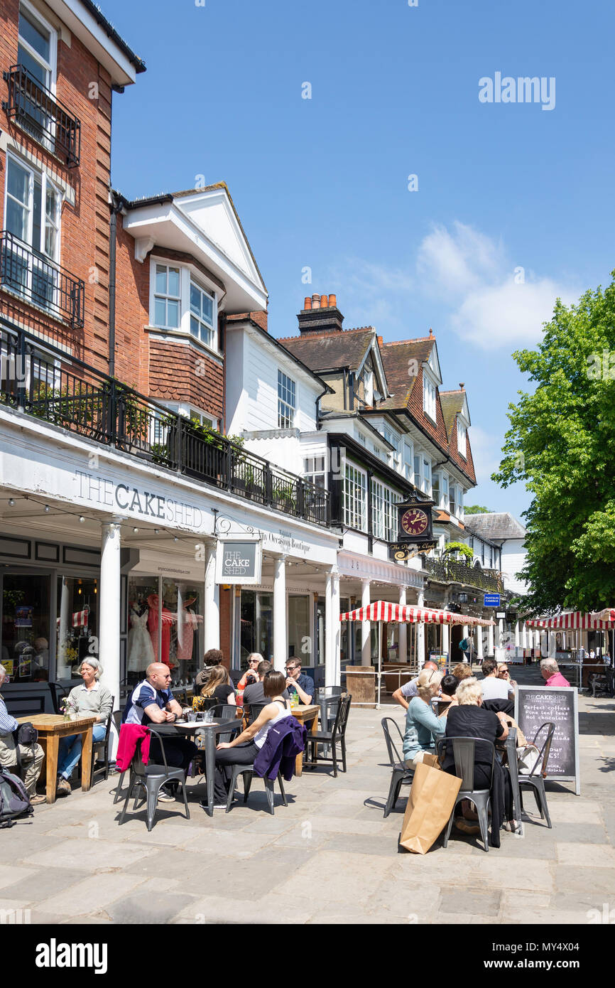Restaurant im Freien, die Dachpfannen, Royal Tunbridge Wells, Kent, England, Vereinigtes Königreich Stockfoto