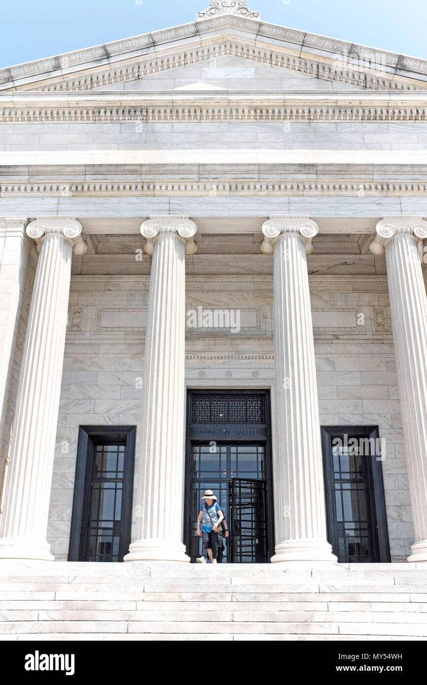 Der ursprüngliche Eingang in das Cleveland Museum der kunst in Cleveland, Ohio ist ein imposantes aus weißem Marmor Struktur in der Art und Weise eines griechisch-römischen Tempel. Stockfoto