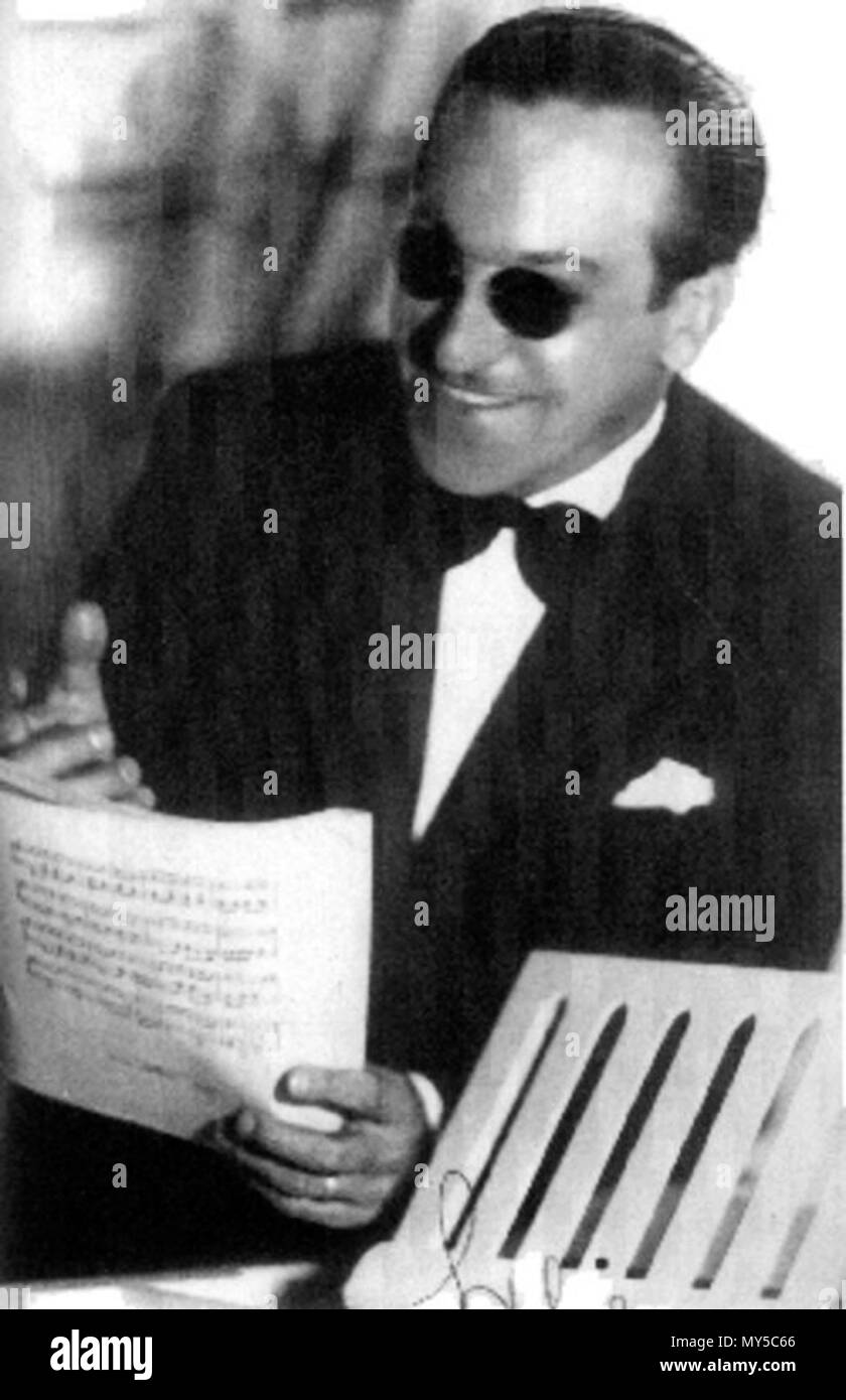 . Englisch: Foto des argentinischen Musiker Carlos Di Sarli, vor 1960 aufgenommen und im Jahr 1969 veröffentlicht. Im öffentlichen Bereich in Argentinien auf dem Gesetz 11.723, Artikel 34. Größere Version des vorherigen Bildes in der Wikipedia Artikel von Carlos Di Sarli, hochgeladen, da der cleanup Bekanntmachung im Artikel über das Foto. 22. Juli 2011. Unbekannt 98 Carlos Di Sarli 1969 Stockfoto