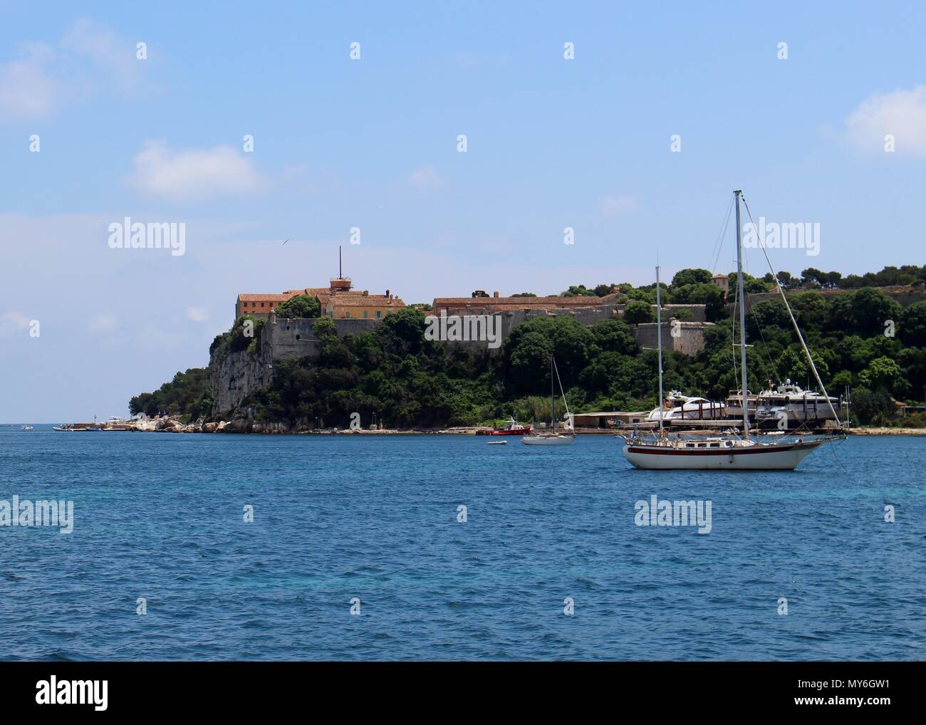 Gelistet als historisches Monument, das Fort Royal auf der Insel Sainte Marguerite seine Bekanntheit zu seinen berühmtesten Gefangenen verdankt, der Mann in der eisernen Maske. Stockfoto