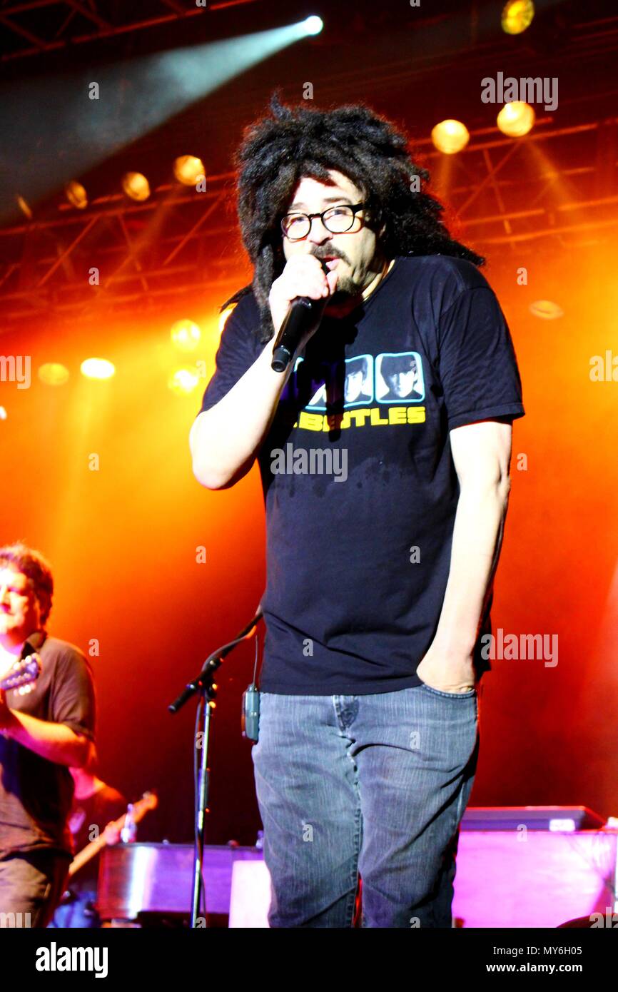 Counting Crows Frontmann Adam Duritz live auf der Barcelona Razzmatazz Veranstaltungsort. Stockfoto