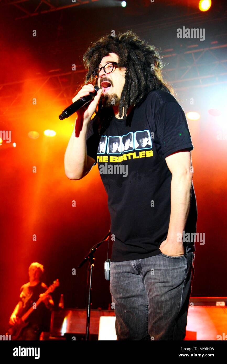 Counting Crows Frontmann Adam Duritz live auf der Barcelona Razzmatazz Veranstaltungsort. Stockfoto