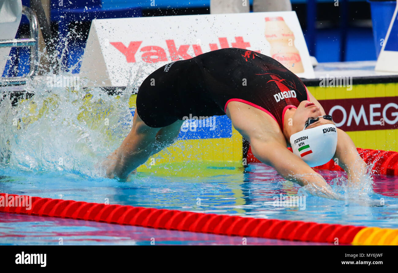 BUDAPEST, Ungarn - 24. Juli: Katinka Hosszu von Ungarn zu Beginn der Frauen 100 m Ruecken bei Tag 11 der FINA Wm im Duna Arena am 24. Juli 2017 in Budapest, Ungarn. (Foto von Roger Sedres/ImageSA/Gallo Bilder) Stockfoto