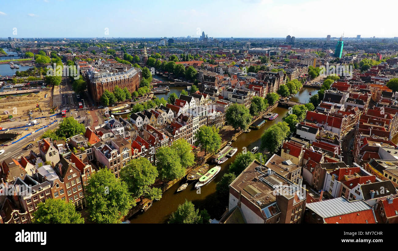 Luftbild der Altstadt von Amsterdam, Niederlande Stockfoto