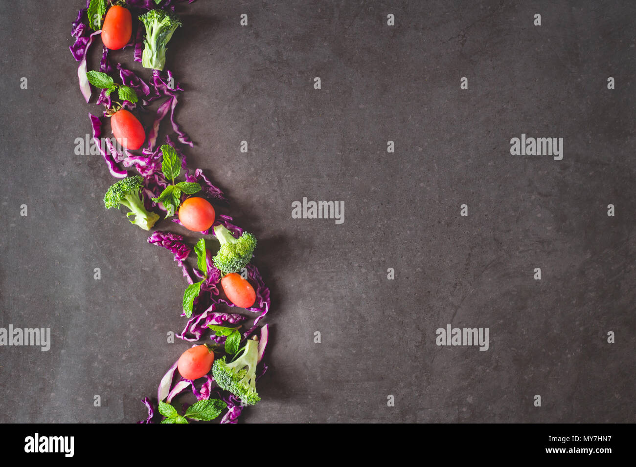 Rohes Gemüse aus ökologischem Konzept. Hintergrund Layout mit Freier Text. Stockfoto