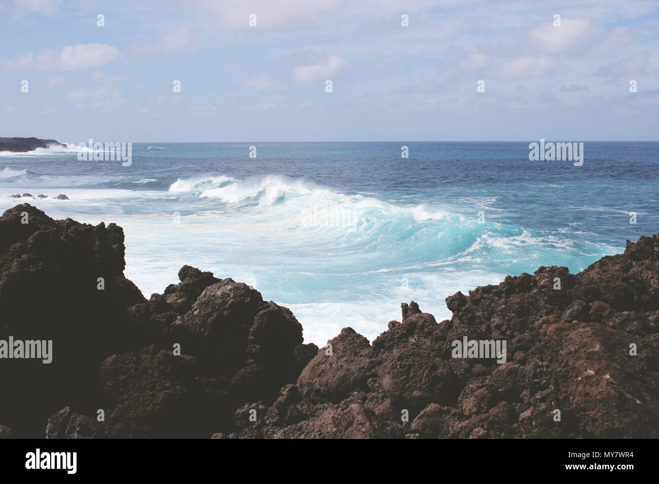 Der Überspannungsschutz an der Westküste von Lanzarote. Stockfoto