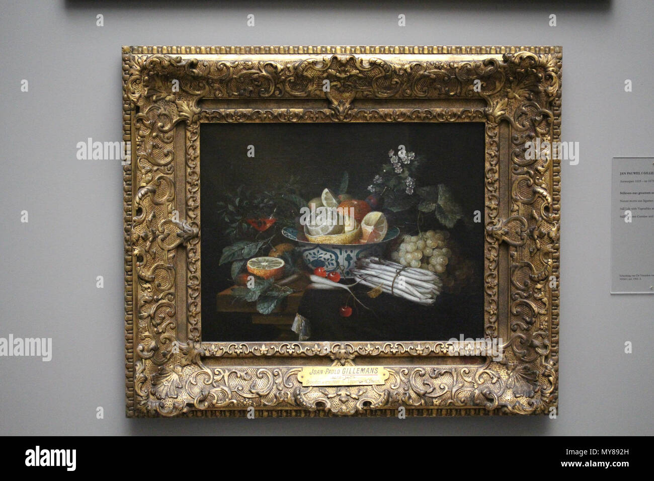 . Deutsch: en groenten Stilleven met vruchten. Englisch: Object im Museum der Schönen Künste, Wiki liebt Kunst, Gent, Belgien Français: Objet dans le Musée des Beaux-Arts, Wiki liebt Kunst, Gent, Belgique Nederlands: Objekt in het Museum voor Schone Kunsten, Wiki liebt Kunst, Gent, 4900 Dies ist eine Datei im Museum erstellt: Museum der Schönen Künste in Gent. 20 August 2016, 15:54:40. Romaine 562 Wiki liebt Kunst - Gent - Museum voor Schone Kunsten - en groenten Stilleven met vruchten (Q 21674419) Stockfoto