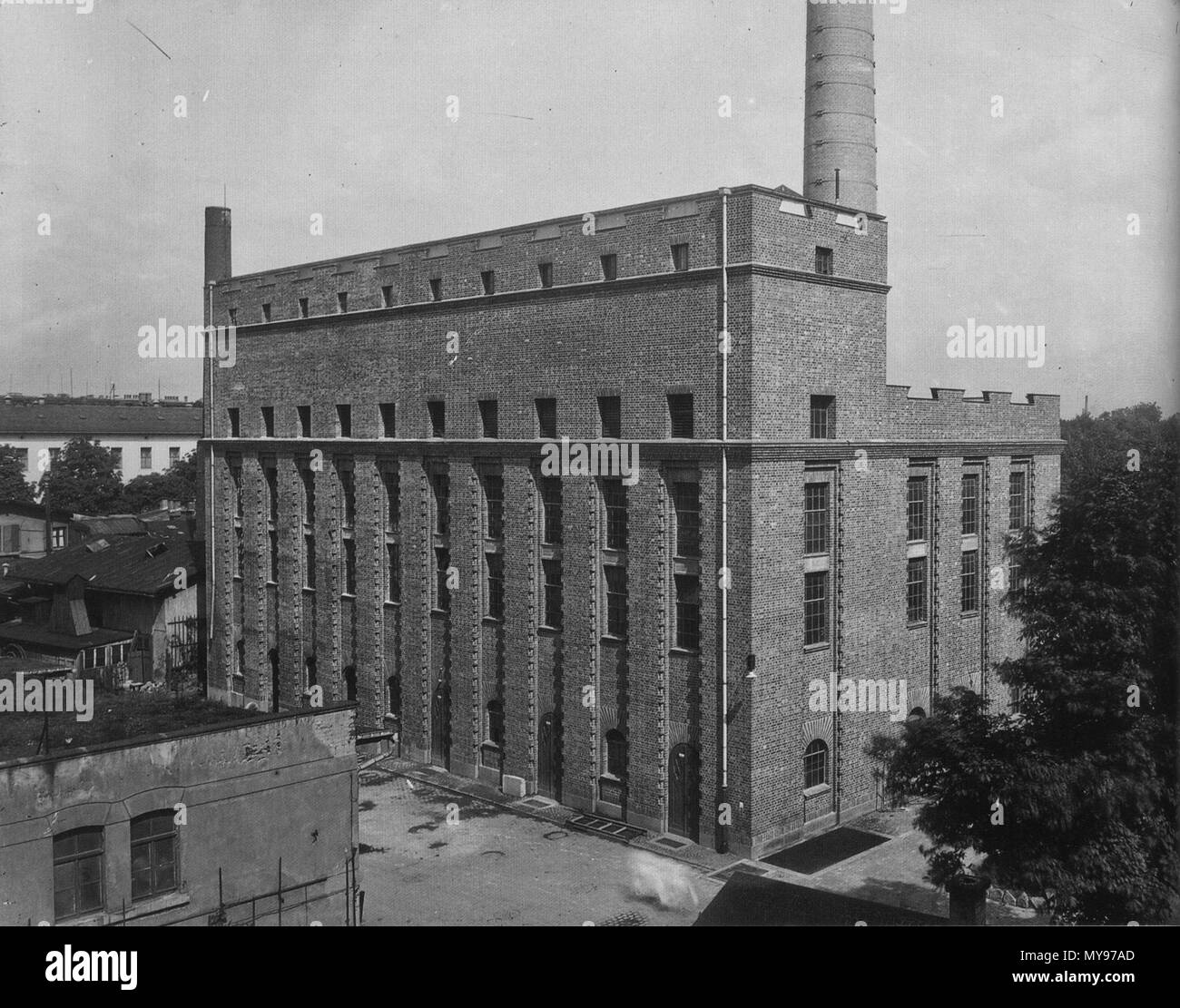 . English: Kesselhaus des Krankenhauses St. Jakob, Liebigstraße 20-22. Entwurf Stadtbaurat Hubert Ritter und Stadtbaurat James Bühring. 1926. Atelier Hermann Walter Bernhard Müller (* 1860; † 1930) Karl Walter (* 1877; † 11. Oktober 1940) 26 AHW Kesselhaus St. Jacob Leipzig 1926-1 Stockfoto