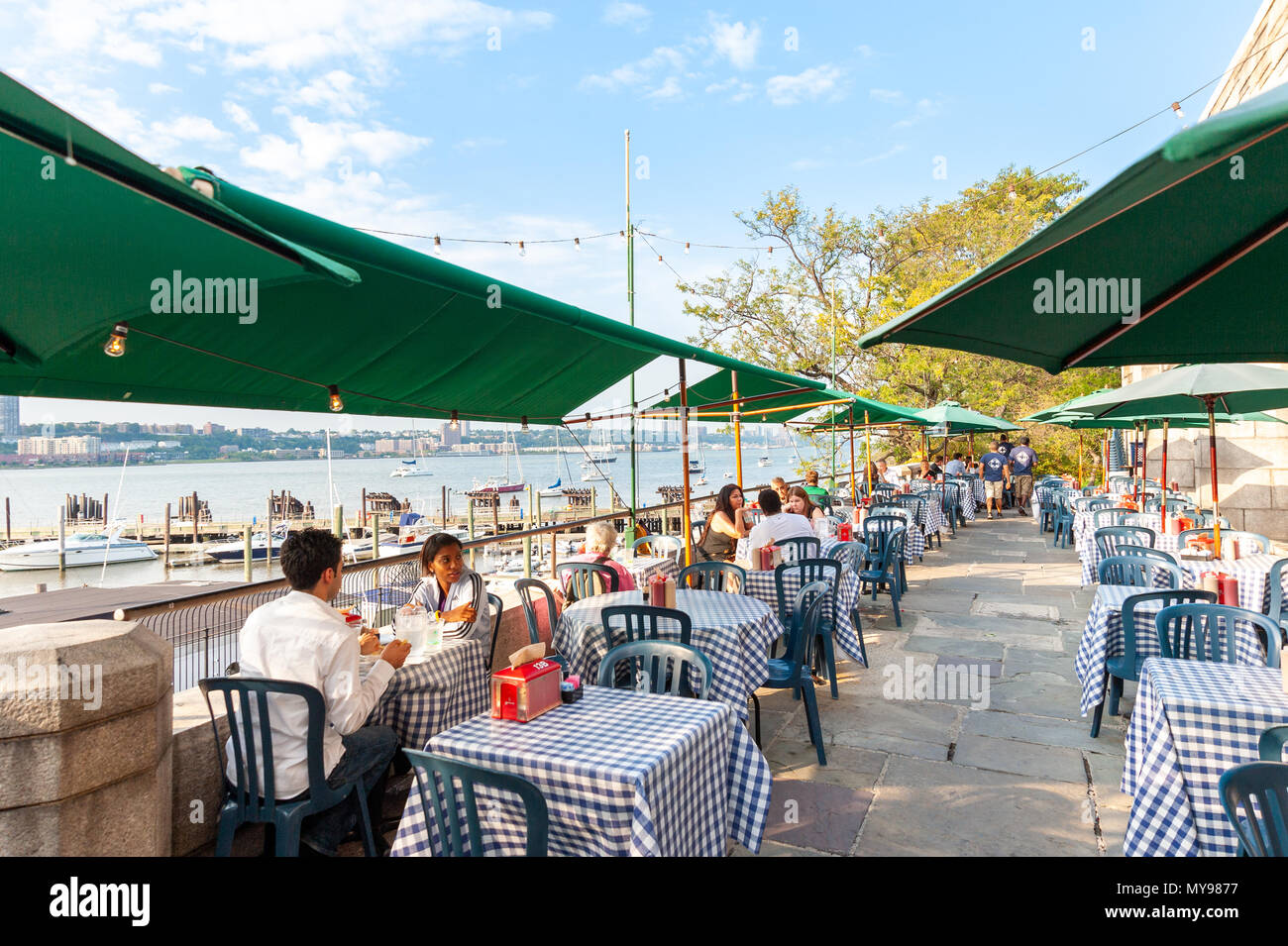 Das Boat Basin Café im Riverside Park, New York City, USA Stockfoto